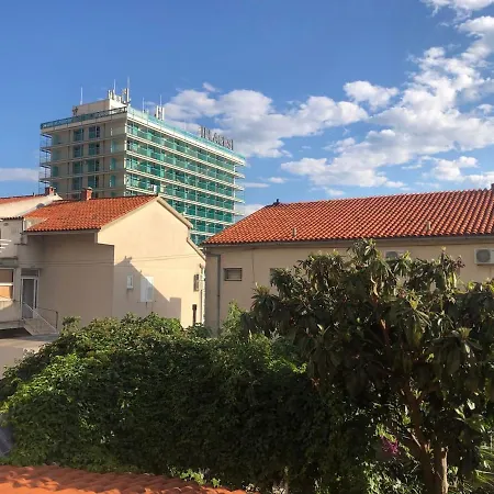 Giardino Apartment