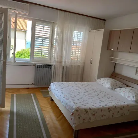 Giardino Apartment