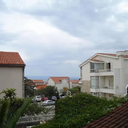 Giardino Apartment *