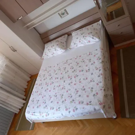 Giardino Apartment